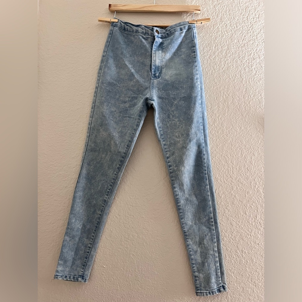 Forever 21 Light Wash High Waist Denim Jeggings